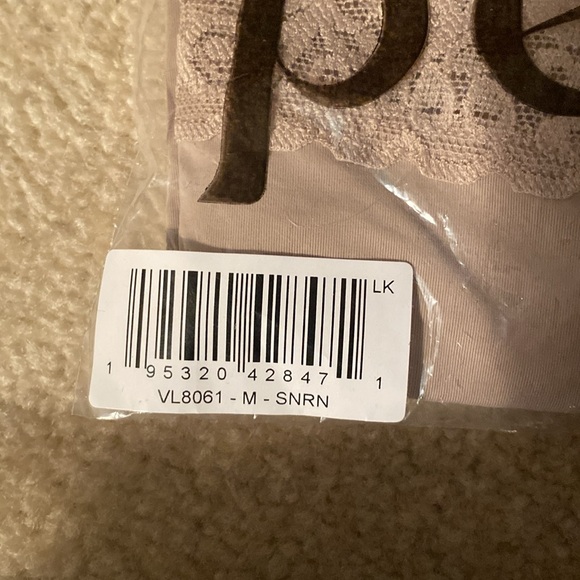 NWT bra and 3 pair matching boy-shorts - Picture 3 of 8